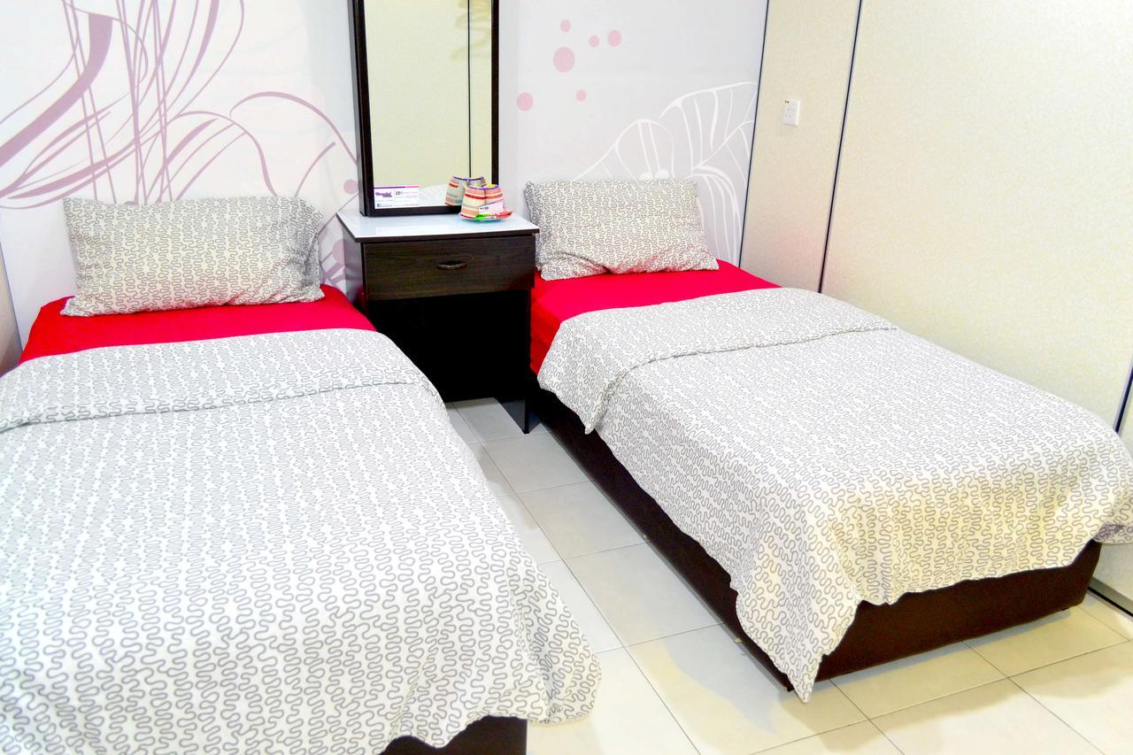Branded Hotel Malacca Extérieur photo
